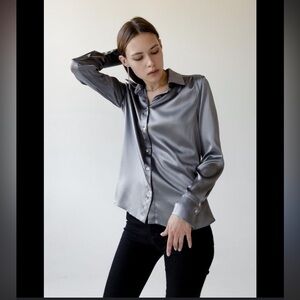 EUC- Banana Republic- 100% Silk Blouse- Sz Large- Dark Grey